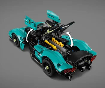 Детски комплект за игра LEGO® Technic 42208 – Aston Martin Valkyrie