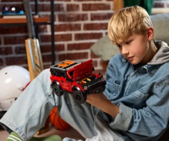 Детски комплект за игра LEGO® Technic 42213 – Джип Ford Bronco®