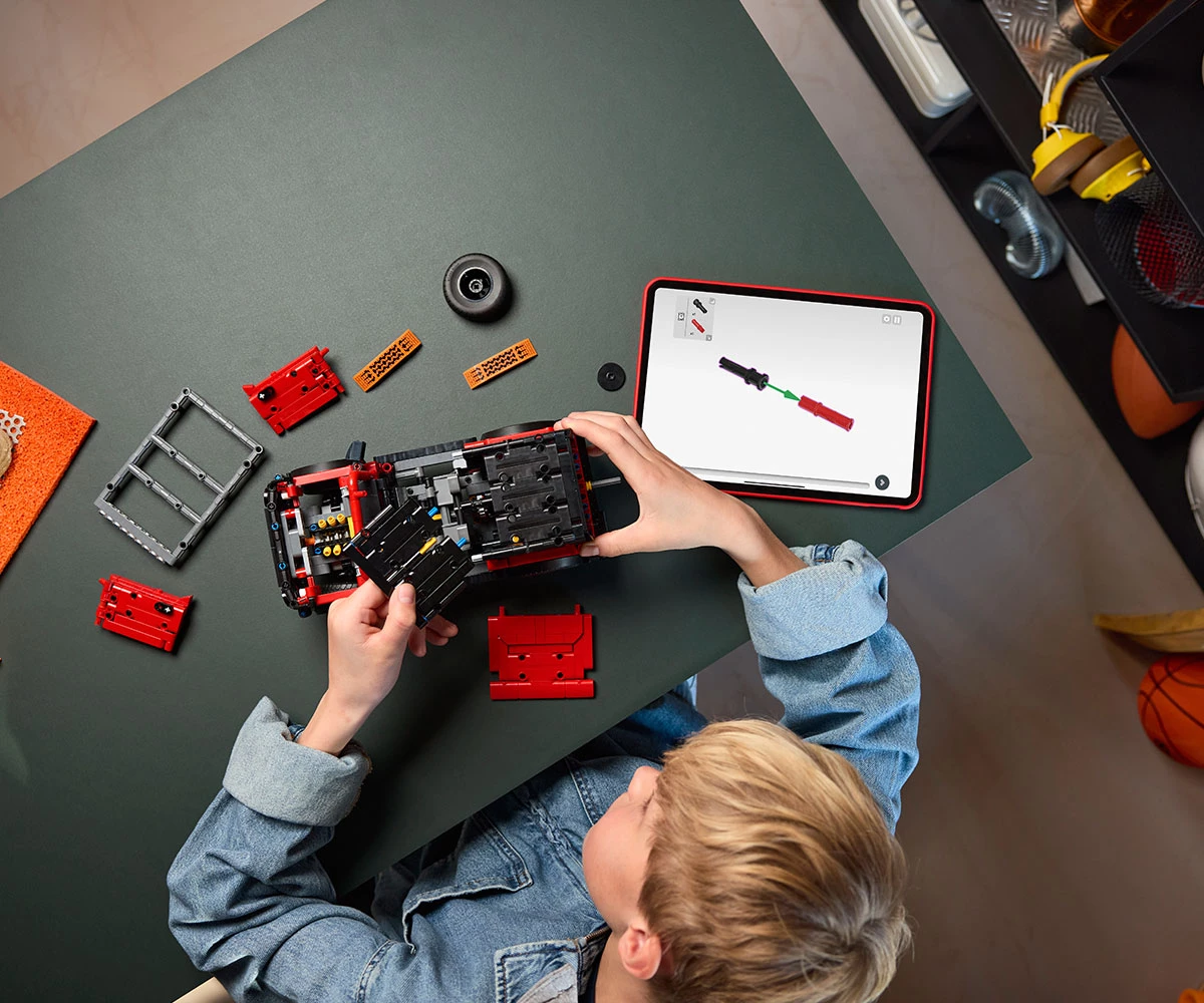 Детски комплект за игра LEGO® Technic 42213 - Джип Ford Bronco® thumb 8 LEGO® Technic 42213 - Ford Bronco® SUV thumb 8