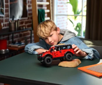 Детски комплект за игра LEGO® Technic 42213 – Джип Ford Bronco®