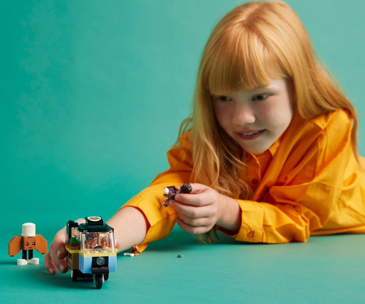 Детски комплект за игра LEGO® Friends 42606 - Мобилна пекарна thumb 15 Конструктор ЛЕГО Friends 42606 thumb 15