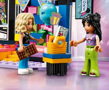 Детски комплект за игра LEGO® Friends 42610 – Караоке парти