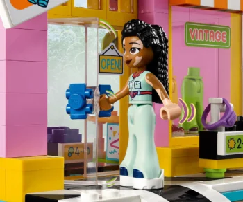 Детски комплект за игра LEGO® Friends 42614 – Магазин за ретро мода