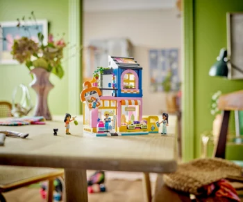 Детски комплект за игра LEGO® Friends 42614 – Магазин за ретро мода