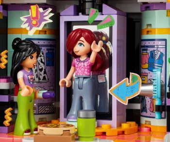 Детски комплект за игра LEGO® Friends 42619 – Бус за турне на поп звезди