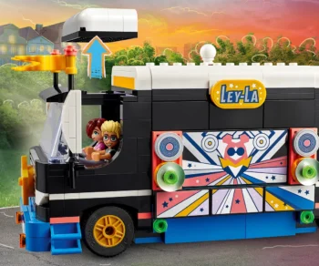 Детски комплект за игра LEGO® Friends 42619 – Бус за турне на поп звезди