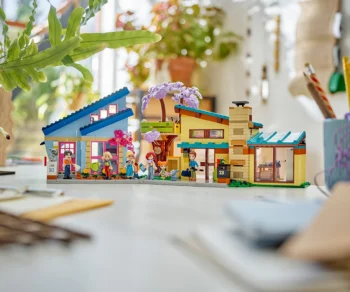 Детски комплект за игра LEGO® Friends 42620 – Семейните къщи на Оли и Пейсли