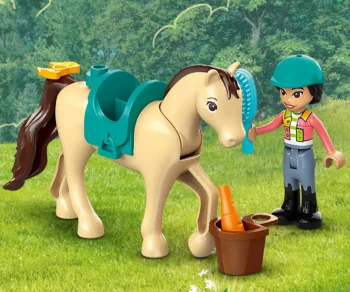 Детски комплект за игра LEGO® Friends 42634 – Ремарке за кон и пони
