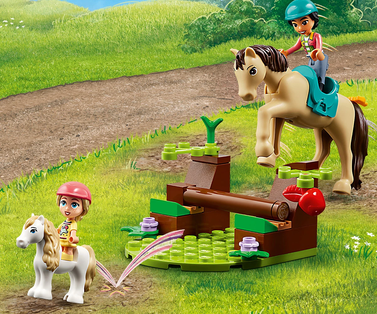 Детски комплект за игра LEGO® Friends 42634 - Ремарке за кон и пони thumb 11 Конструктор ЛЕГО Friends 42634 thumb 11