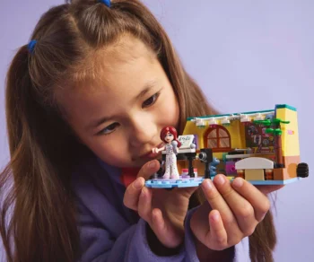 Детски комплект за игра LEGO® Friends 42647 – Стаята на Пейсли