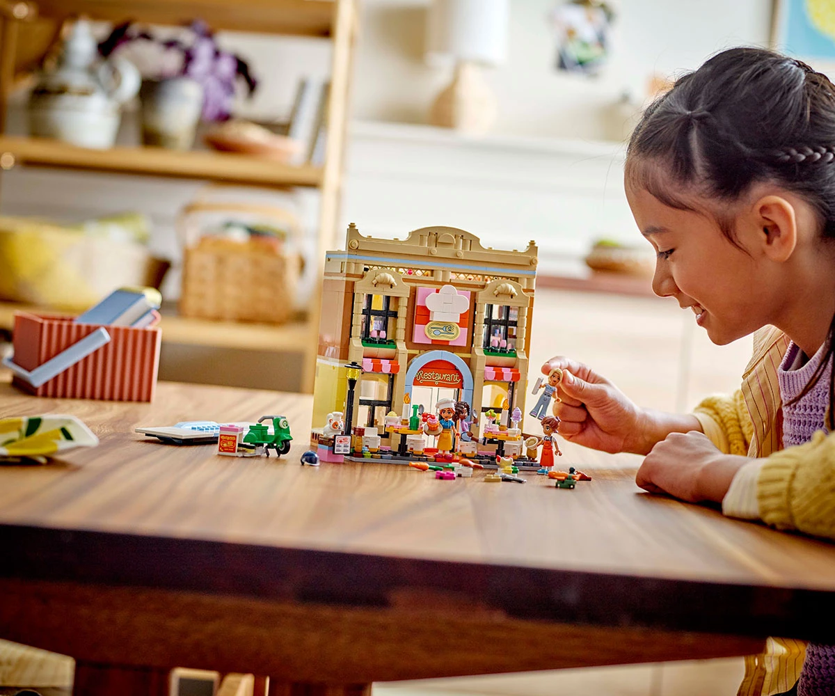 Детски комплект за игра LEGO® Friends 42655 - Ресторант и кулинарно училище thumb 11 Конструктор ЛЕГО Friends 42655 thumb 11