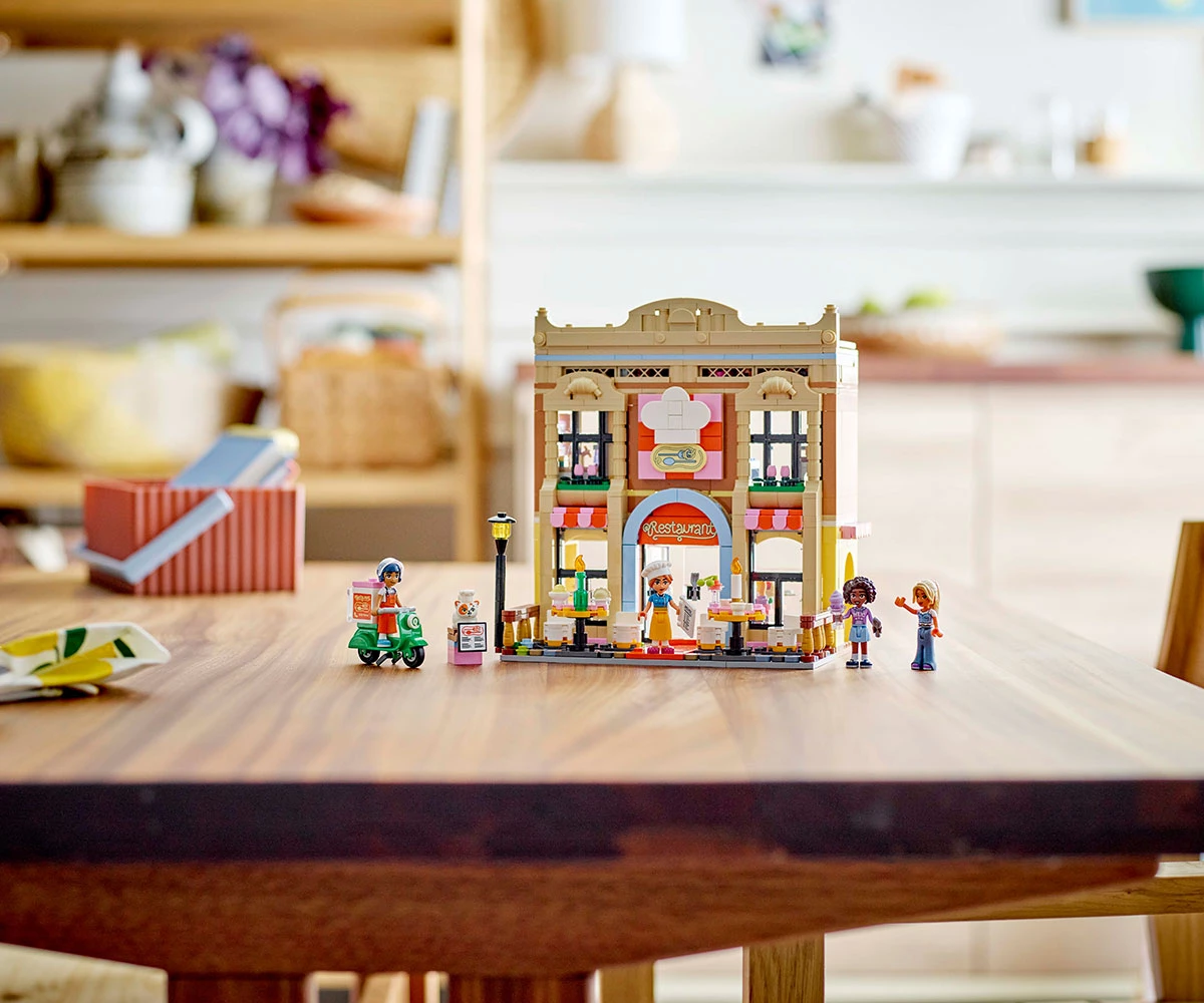 Детски комплект за игра LEGO® Friends 42655 - Ресторант и кулинарно училище thumb 12 Конструктор ЛЕГО Friends 42655 thumb 12