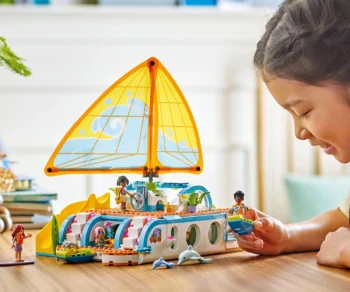 Детски комплект за игра LEGO® Friends 42664 – Приключение с лодка