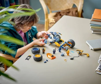 Детски комплект за игра конструктор LEGO® NINJAGO® 71811 – Нинджа офроуд бъгито на Арин