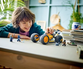 Детски комплект за игра конструктор LEGO® NINJAGO® 71811 – Нинджа офроуд бъгито на Арин
