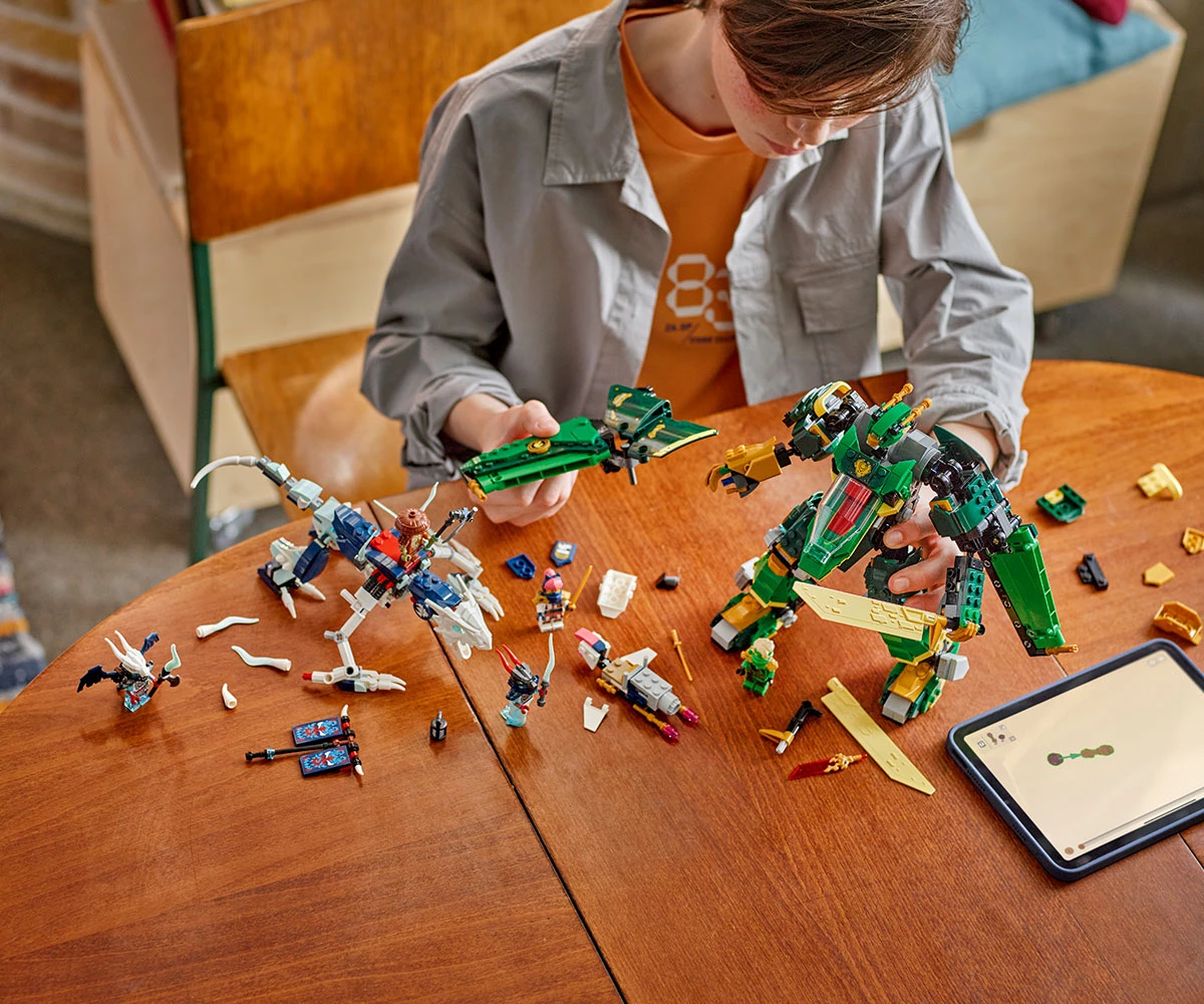 Детски комплект за игра LEGO® NINJAGO® 71845 - Джет-робот на Лойд thumb 4 LEGO® NINJAGO® 71845 - Lloyd’s Jet Mech thumb 4