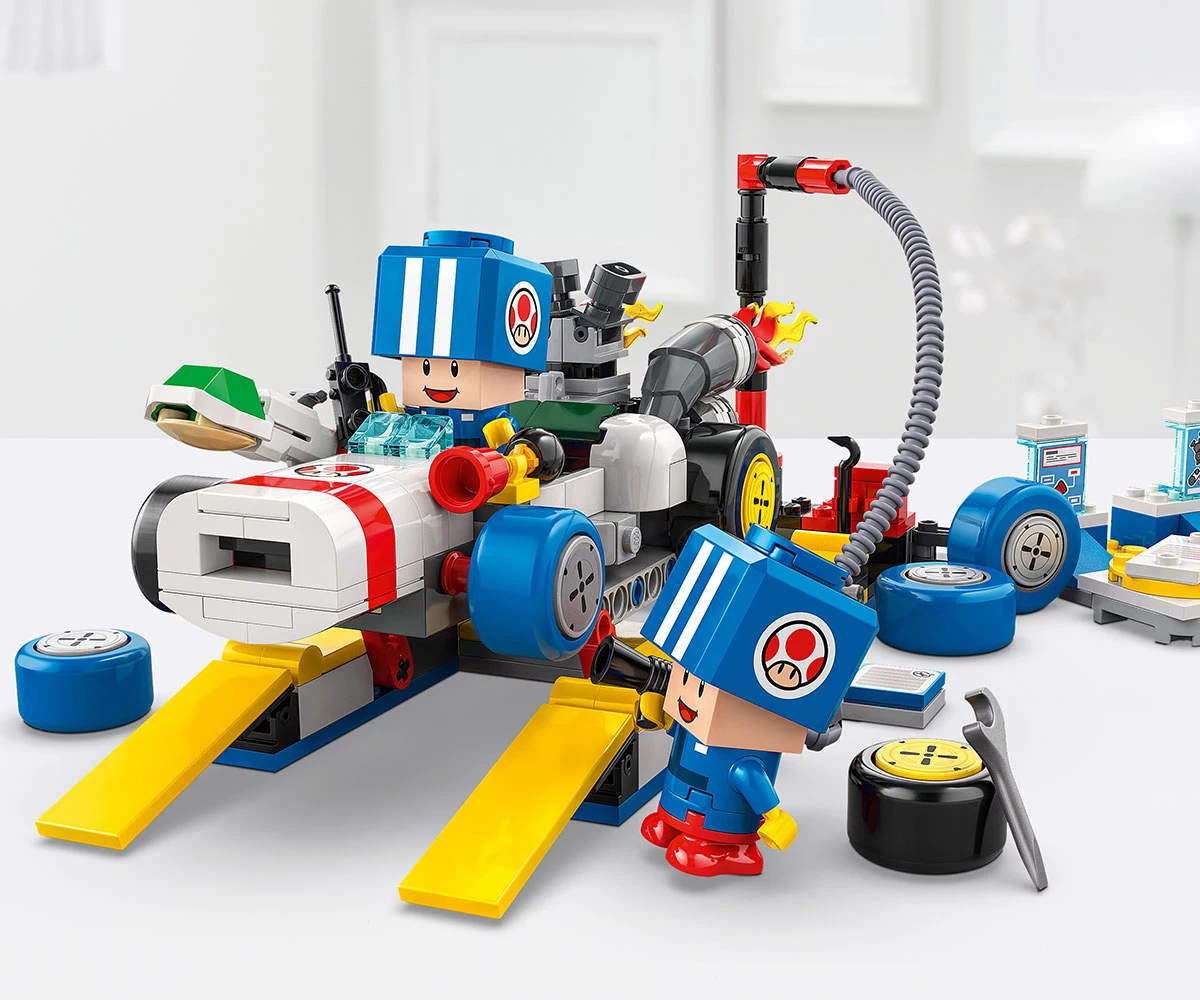 Детски комплект за игра LEGO® Super Mario™ 72035 - Mario Kart™ - Гаражът на Toad thumb 5 Конструктор ЛЕГО Super Mario 72035 thumb 5