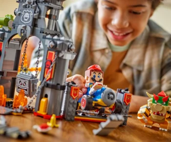 Детски комплект за игра LEGO® Super Mario™ 72039 – Mario Kart™ – Замъкът на Bowser