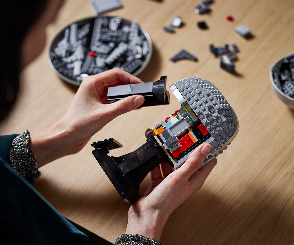 Детски комплект за игра LEGO® Star Wars™ 75328 - Шлемът на The Mandalorian™ thumb 9 Конструктор ЛЕГО Star Wars 75328 thumb 9
