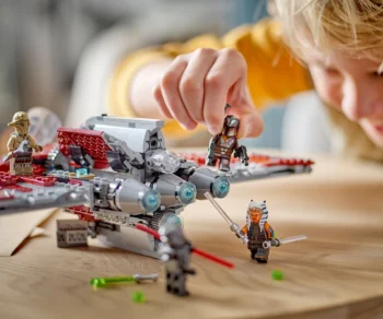 Детски комплект за игра LEGO® Star Wars™ 75362 – Джедайската совалка T-6 на Асока Тано