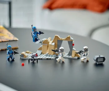 Детски комплект за игра LEGO® Star Wars™ 75373 – Засада на Мандалор – боен пакет