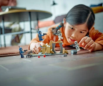 Детски комплект за игра LEGO® Star Wars™ 75373 – Засада на Мандалор – боен пакет