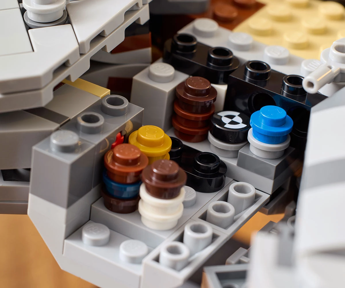Детски комплект за игра конструктор LEGO® Star Wars™ 75375 - Хилядолетният сокол thumb 11 Конструктор ЛЕГО Star Wars 75375 thumb 11