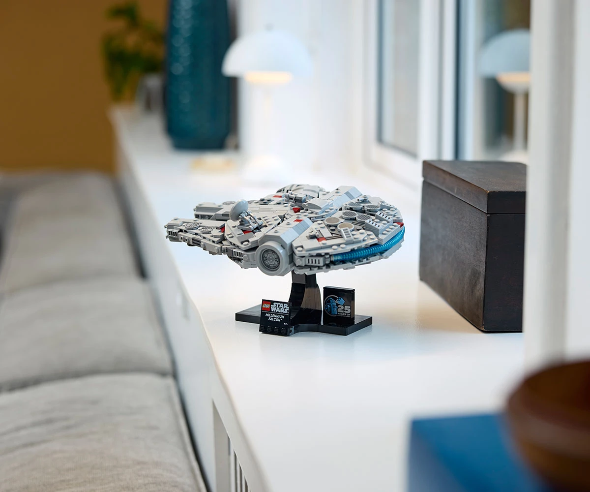 Детски комплект за игра конструктор LEGO® Star Wars™ 75375 - Хилядолетният сокол thumb 17 Конструктор ЛЕГО Star Wars 75375 thumb 17