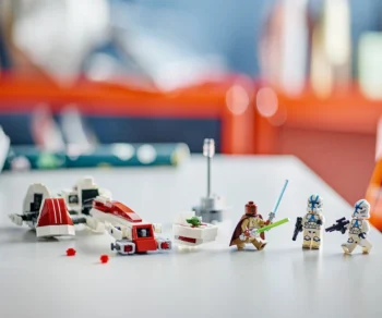 Детски комплект за игра LEGO® Star Wars™ 75378 – Бягство с BARC скутер