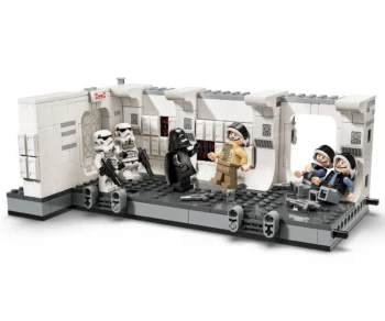 Детски комплект за игра конструктор LEGO® Star Wars™ 75387 – На борда на Тантив IV