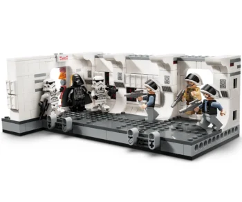 Детски комплект за игра конструктор LEGO® Star Wars™ 75387 – На борда на Тантив IV