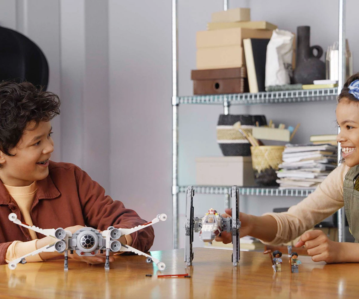 Детски комплект за игра LEGO® Star Wars™ 75393 - Пакет с гости TIE Fighter & X-Wing thumb 7 Конструктор ЛЕГО Star Wars 75393 thumb 7