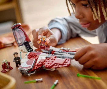 Детски комплект за игра LEGO® Star Wars™ 75401 – Джедайският прехващач на Асока™