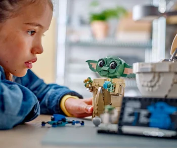 Детски комплект за игра LEGO® Star Wars™ 75403 – Грогу™ с летяща количка
