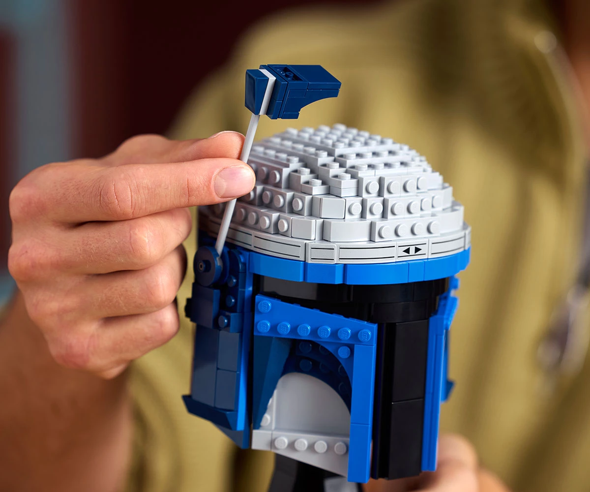 Детски комплект за игра LEGO® Star Wars™ 75408 - Шлем на Джанго Фет thumb 7 LEGO® Star Wars™ 75408 - Jango Fett™ Helmet thumb 7