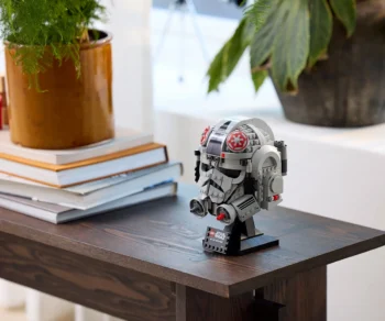 Детски комплект за игра LEGO® Star Wars™ 75429 – Шлем на AT-AT Driver™