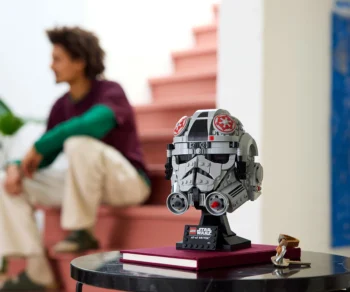 Детски комплект за игра LEGO® Star Wars™ 75429 – Шлем на AT-AT Driver™