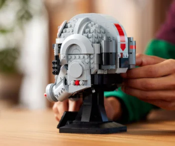 Детски комплект за игра LEGO® Star Wars™ 75429 – Шлем на AT-AT Driver™