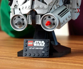 Детски комплект за игра LEGO® Star Wars™ 75429 – Шлем на AT-AT Driver™
