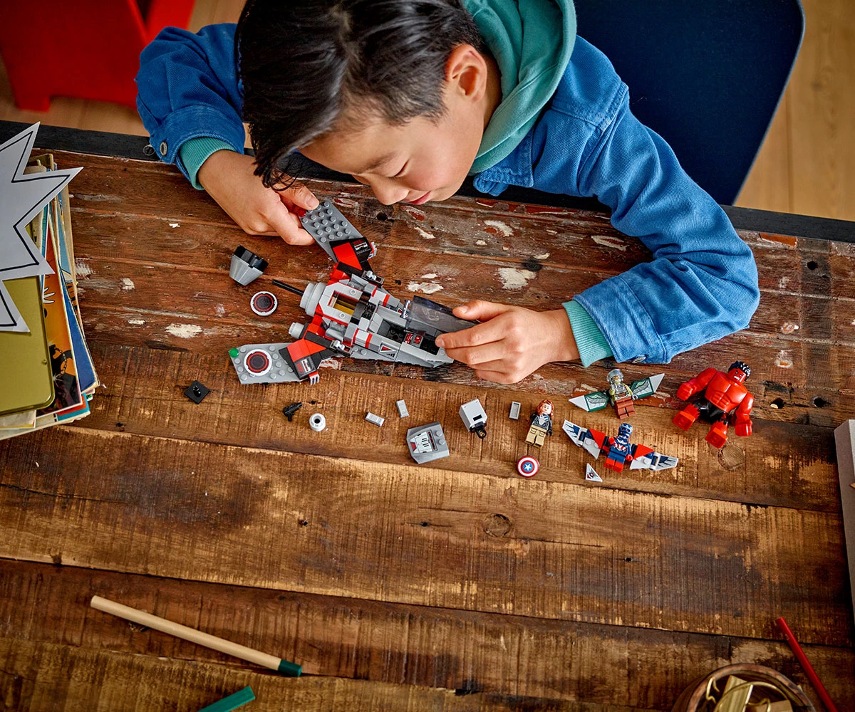 Детски комплект за игра LEGO® Marvel 76292 - Битка на Капитан Америка срещу Червения Хълк thumb 4 Конструктор ЛЕГО Marvel Super Heroes 76292 thumb 4