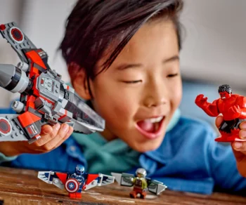 Детски комплект за игра LEGO® Marvel 76292 – Битка на Капитан Америка срещу Червения Хълк