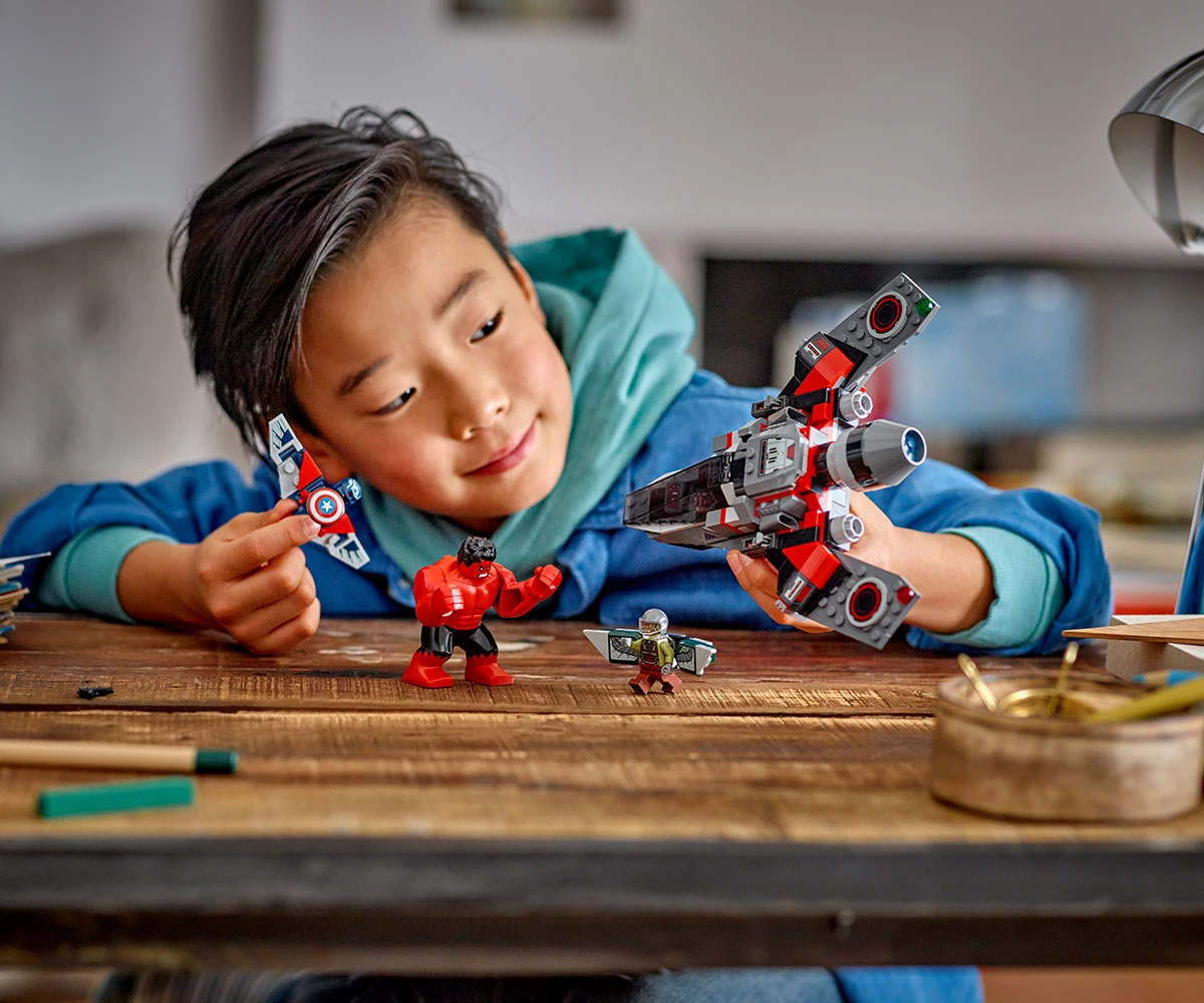 Детски комплект за игра LEGO® Marvel 76292 - Битка на Капитан Америка срещу Червения Хълк thumb 6 Конструктор ЛЕГО Marvel Super Heroes 76292 thumb 6