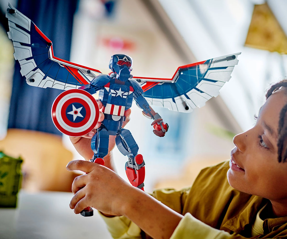 Детски комплект за игра LEGO® Marvel 76296 - Нова фигура за изграждане на Капитан Америка thumb 5 Конструктор ЛЕГО Marvel Super Heroes 76296 thumb 5