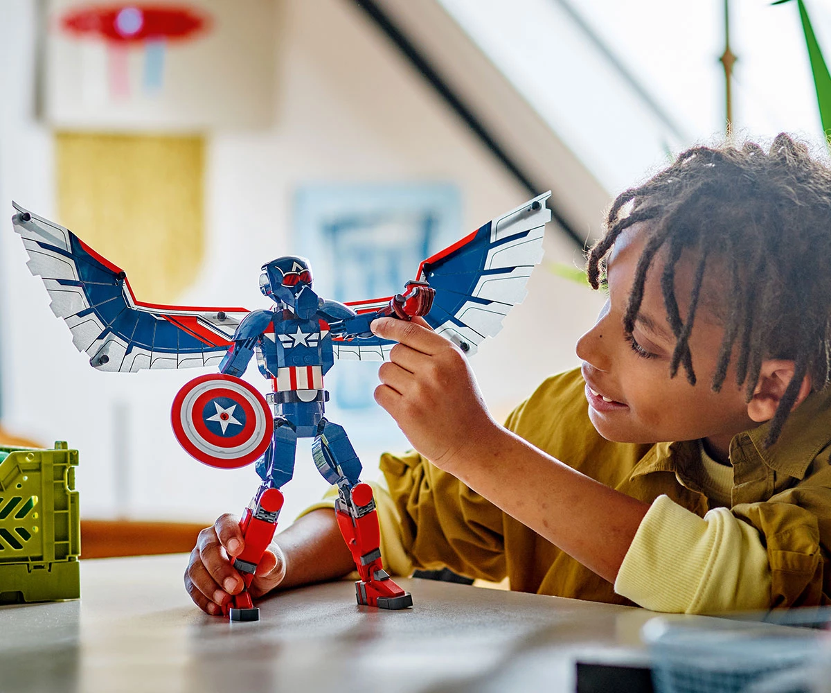 Детски комплект за игра LEGO® Marvel 76296 - Нова фигура за изграждане на Капитан Америка thumb 6 Конструктор ЛЕГО Marvel Super Heroes 76296 thumb 6