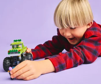Детски комплект за игра LEGO® Marvel 76312 – Камионът на Хълк срещу Танос
