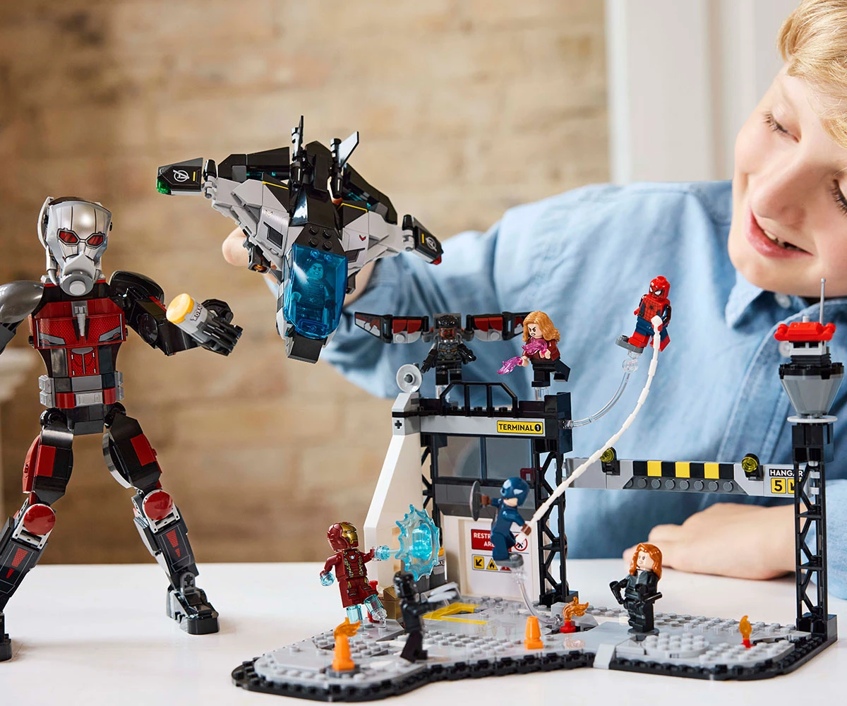 Детски комплект за игра LEGO® Marvel 76314 - Екшън битка от Първият отмъстител: Войната на героите thumb 8 Конструктор ЛЕГО Marvel 76314 thumb 8