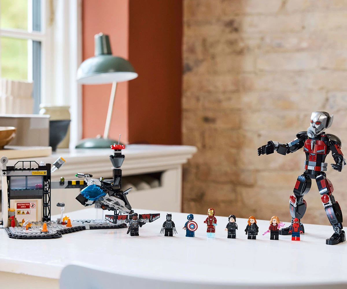 Детски комплект за игра LEGO® Marvel 76314 - Екшън битка от Първият отмъстител: Войната на героите thumb 9 Конструктор ЛЕГО Marvel 76314 thumb 9