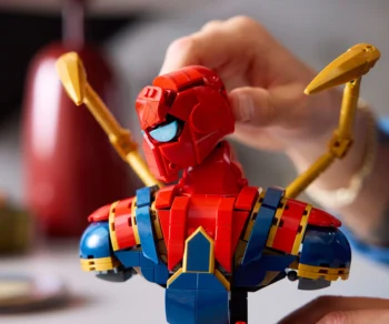 Детски комплект за игра LEGO® Marvel Super Heroes 76326 – Бюст на Железния Спайдърмен