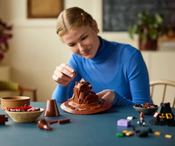 Детски комплект за игра конструктор LEGO® Harry Potter™ 76429 – Говореща разпределителна шапка