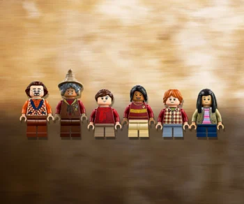Детски комплект за игра LEGO® Harry Potter 76452 – „Всичко за куидича“ и салон за сладолед